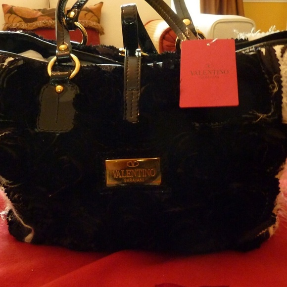 $1795 VALENTINO GARAVANI Ruffle Flower Bag - Picture 1 of 5